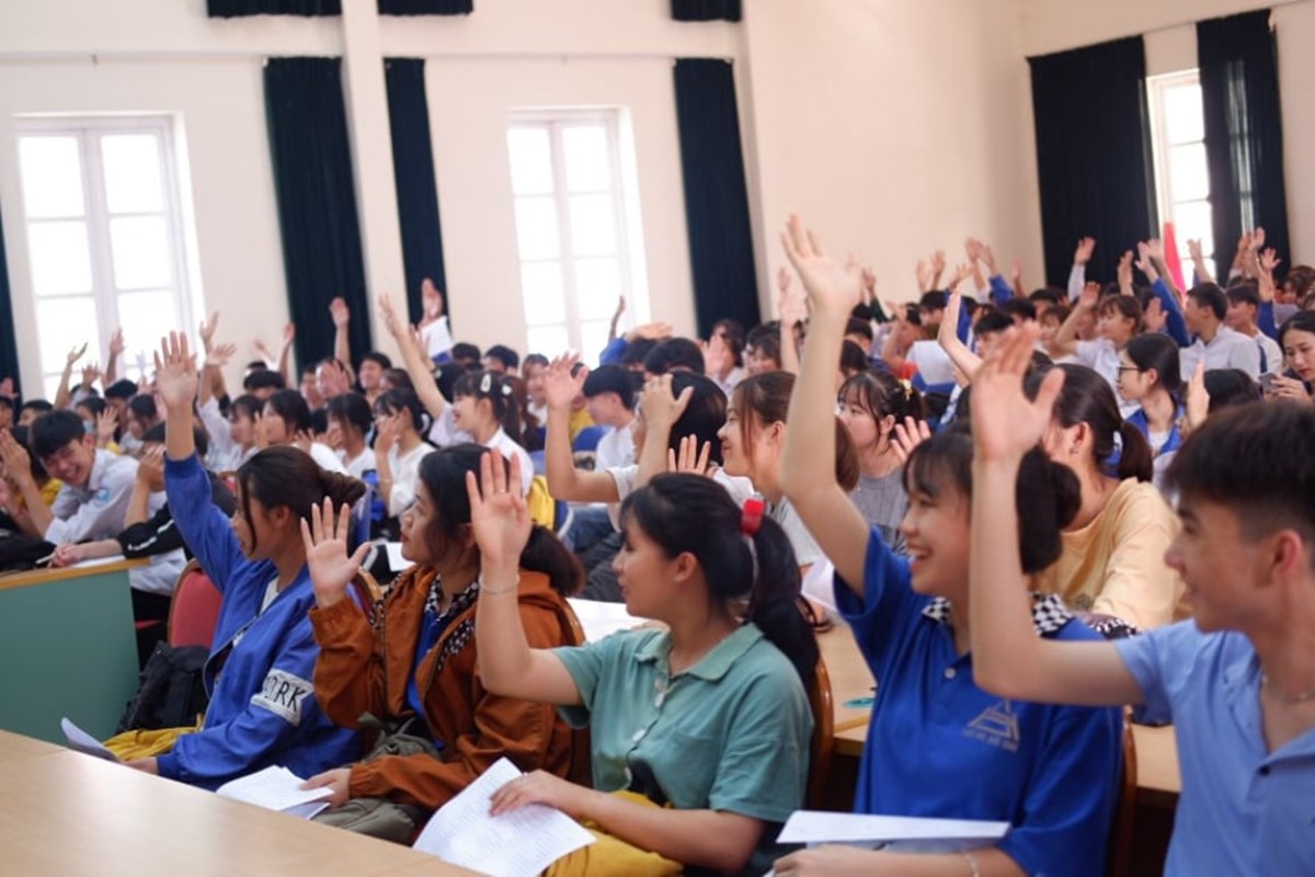 Công tác tư vấn hướng nghiệp, tư vấn tuyển sinh cho học sinh một số trường THPT trên địa bàn tỉnh Sơn La của Trường Đại học Tây Bắc