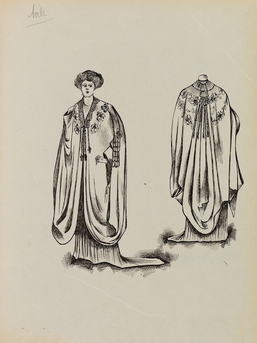 Figure de femme de trois quart portant une cape brodée sur robe longue 1909 1911