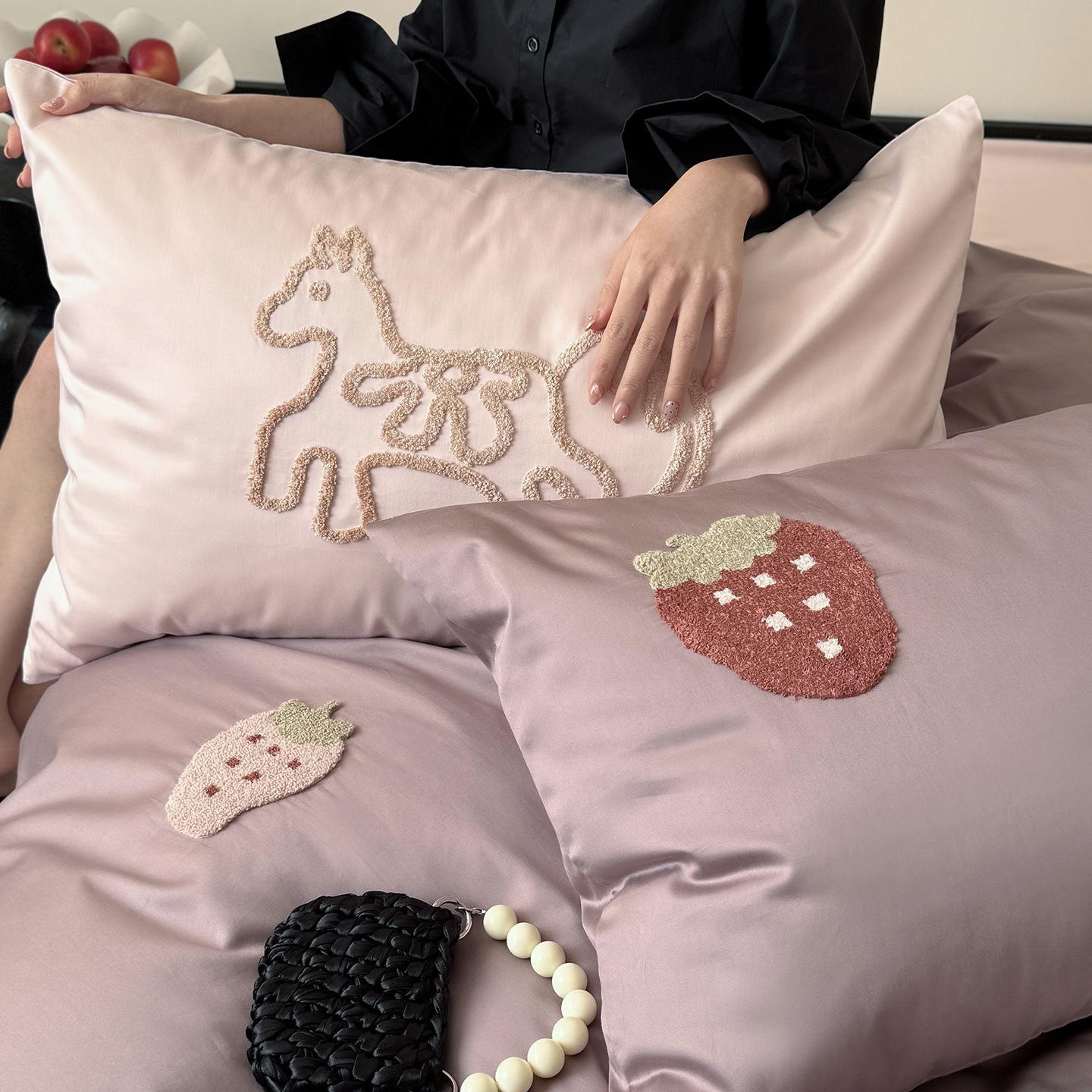 Cotton bedding set with cartoon design