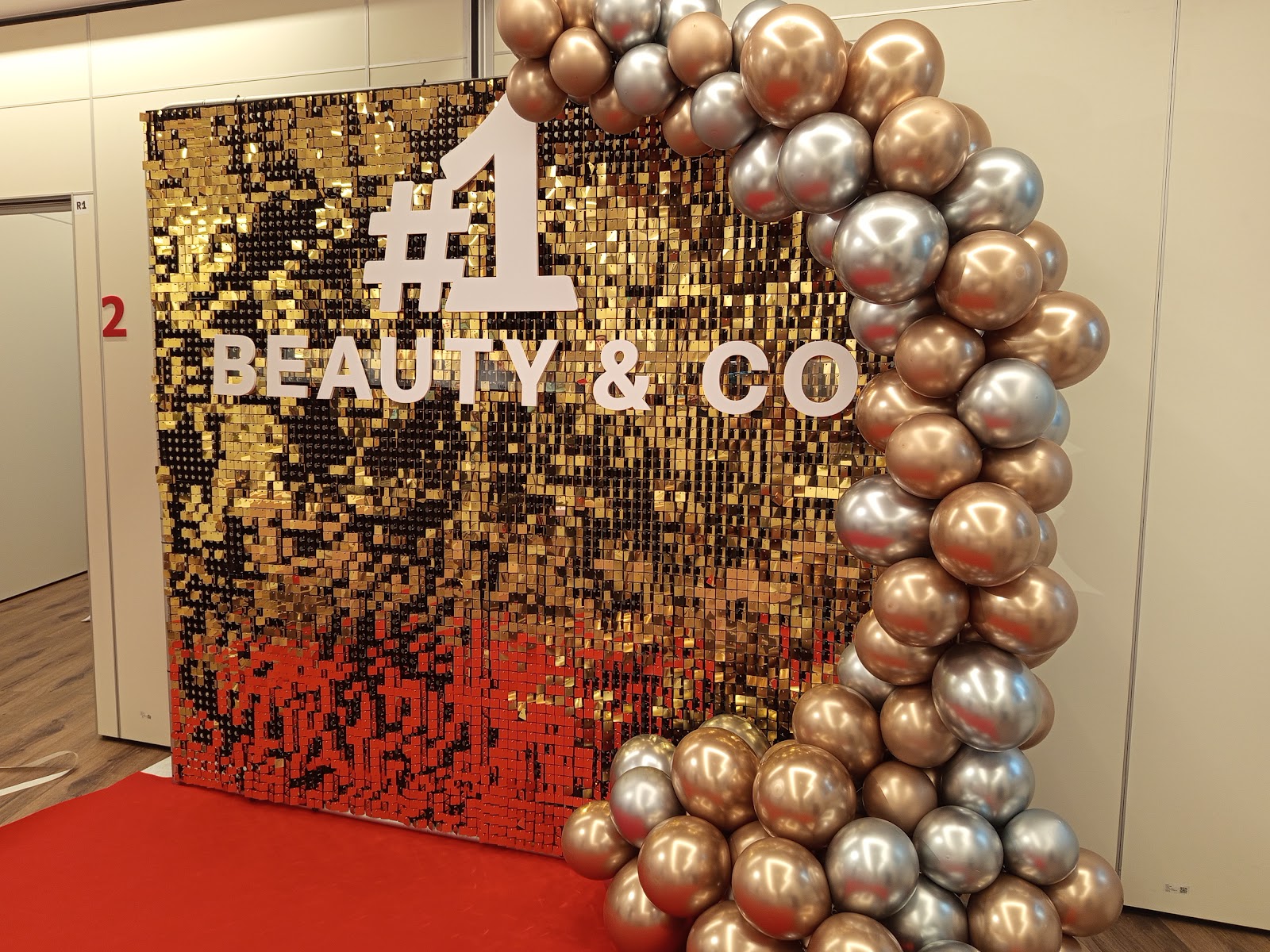 קיר צילום בעיצוב מותאם אישית