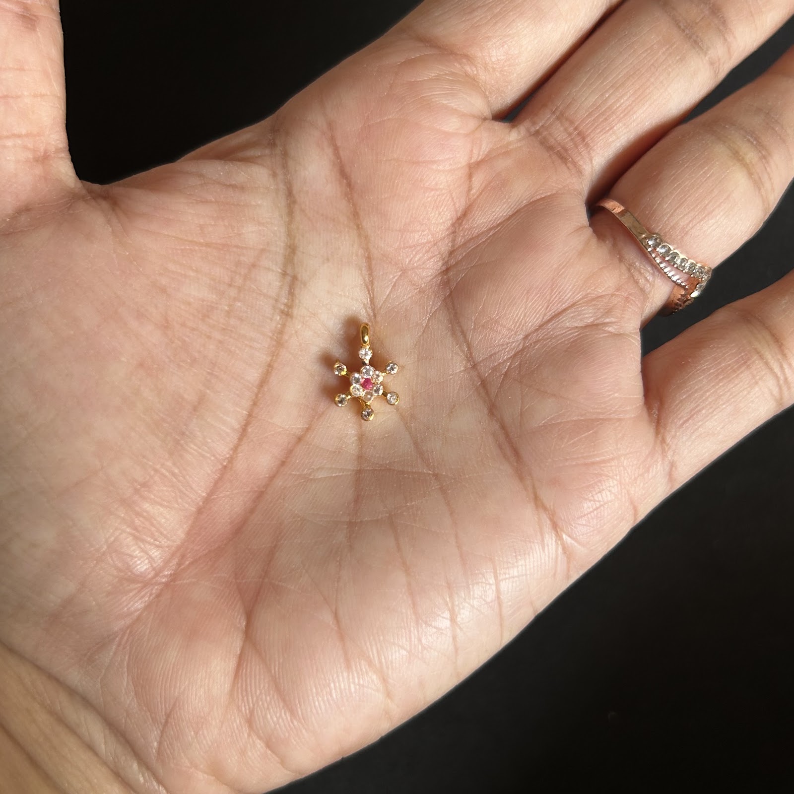 AD flower hool pendent pack of 1