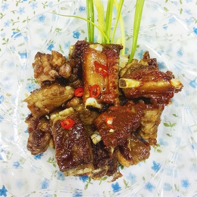 Sườn Rim Mắm Cay