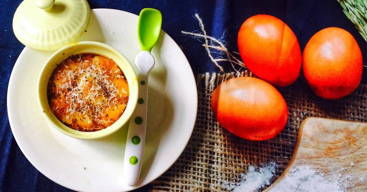 Bánh chuối hấp bí đỏ rắc vụn dừa mè đen