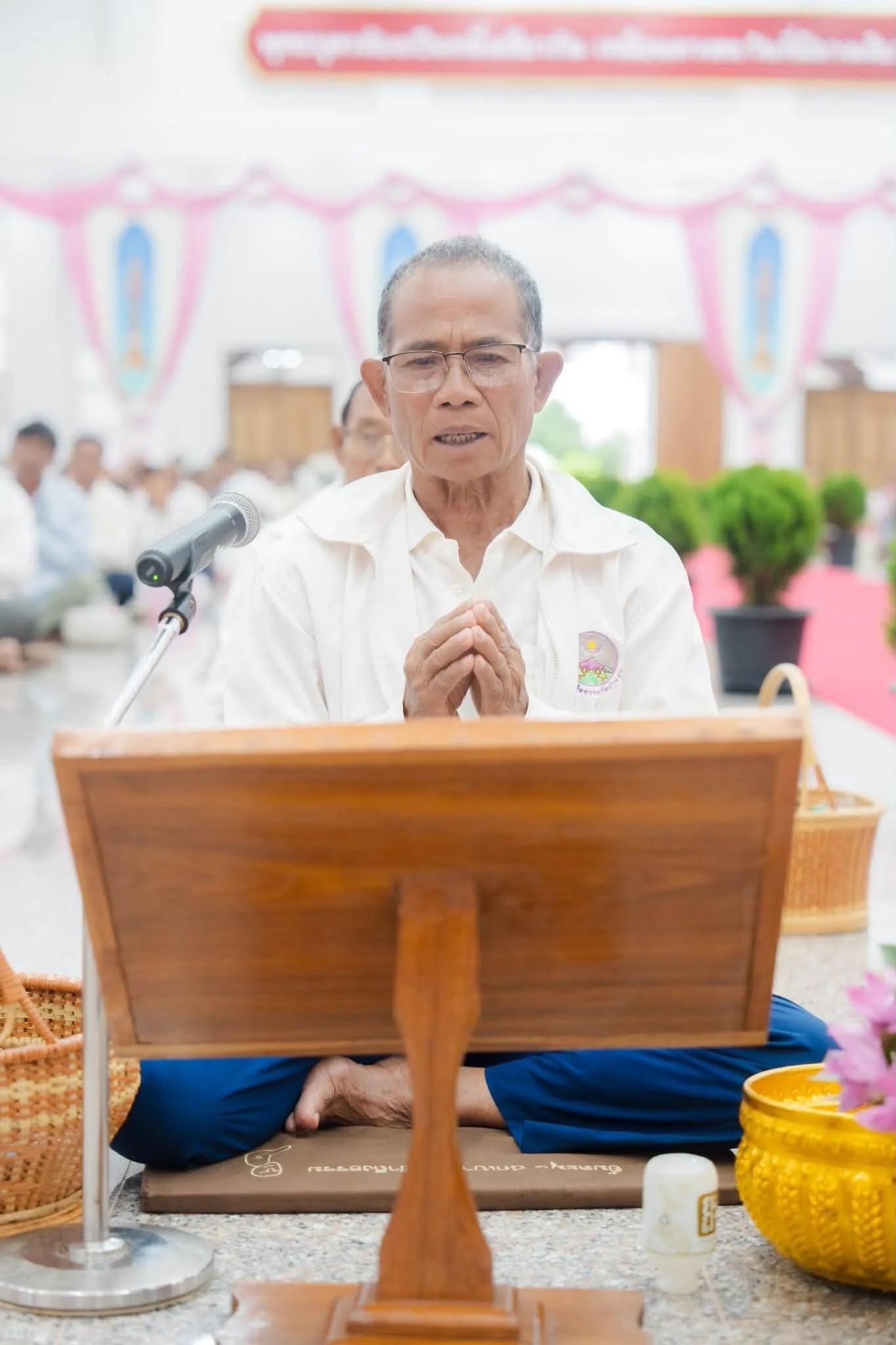ภาพประกอบ วันอาสาฬหบูชา 2569 …. ฝนตกตั้งแต่เมื่อคืน เมื่อเช้าก็ตกหนักอีก…. คิดไปว่าศรัทธาบ้านขุนจะขึ้นวัดมาทำบุญกันยังไง…แต่ปรากฏว่า ฝนจะตกหนังยังไง ก็ไม่เป็นปัญหาอุปสรรคต่อศรัทธาความเชื่อมั