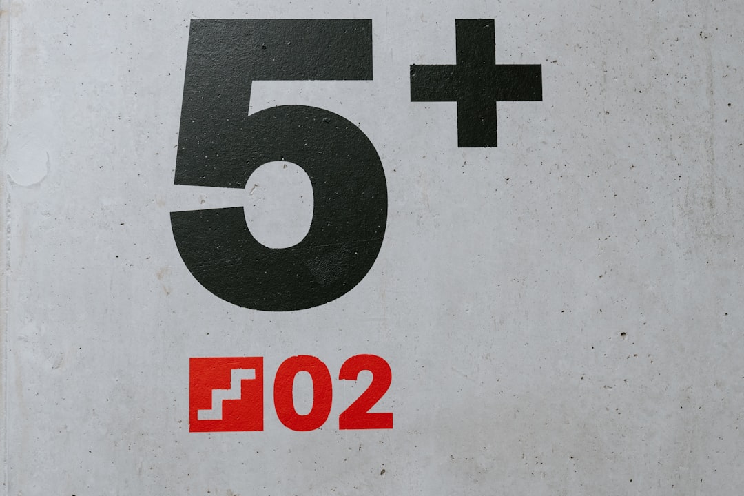 페르소나5 더 팬텀 X P5R 콜라보 이미지