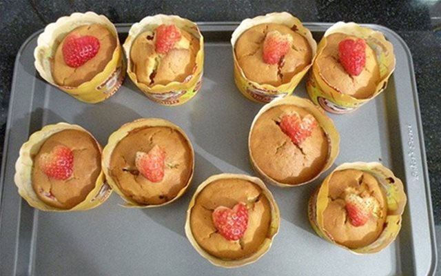 Bánh Cupcake Dâu Tây Sữa Chua