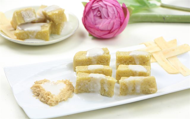 Bánh Khoai Lang Trộn Dừa Hấp
