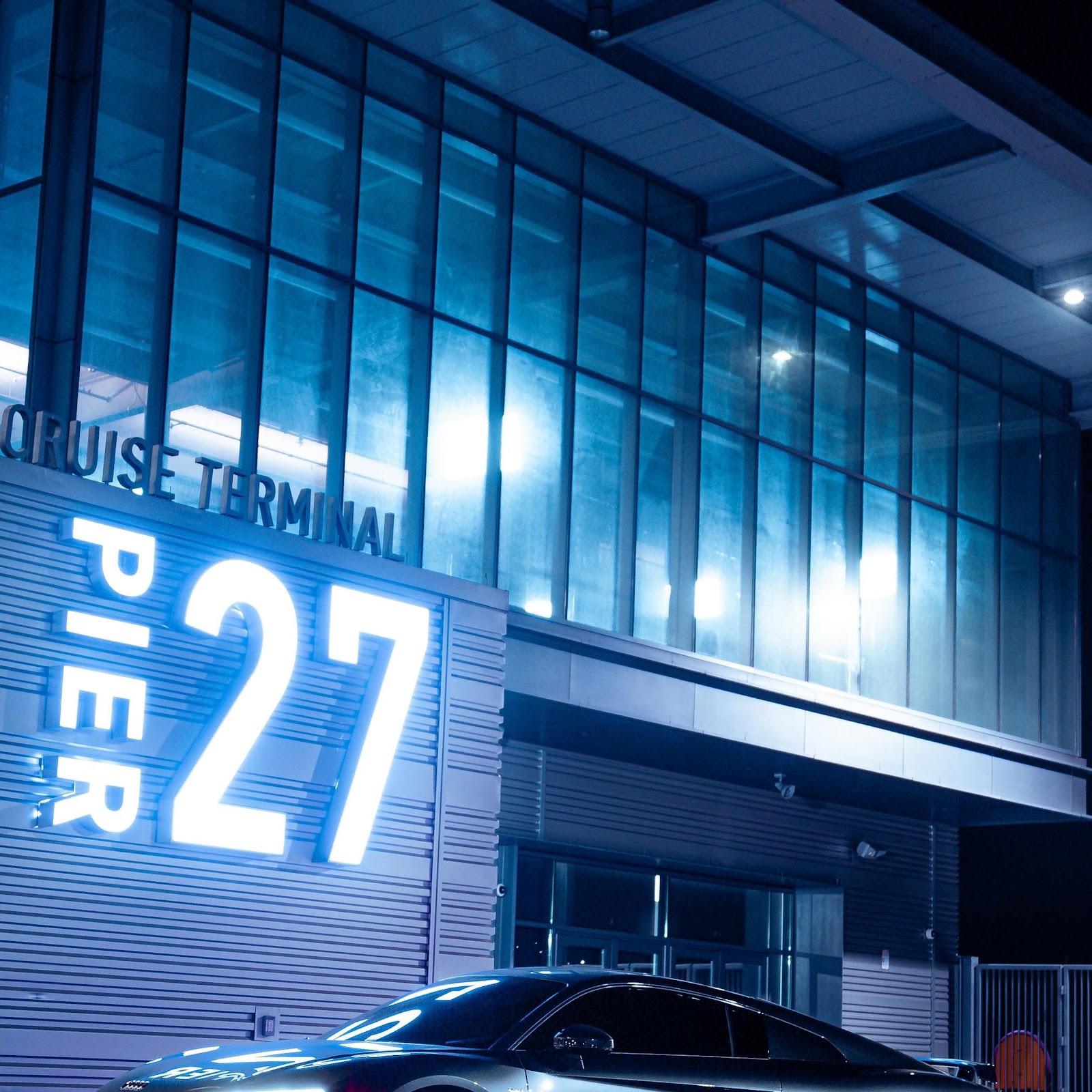 Download Audi R8 At Pier 27 4K iPhone