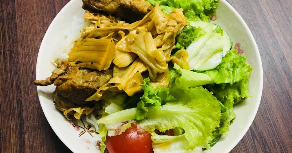 Bún măng kho Sườn