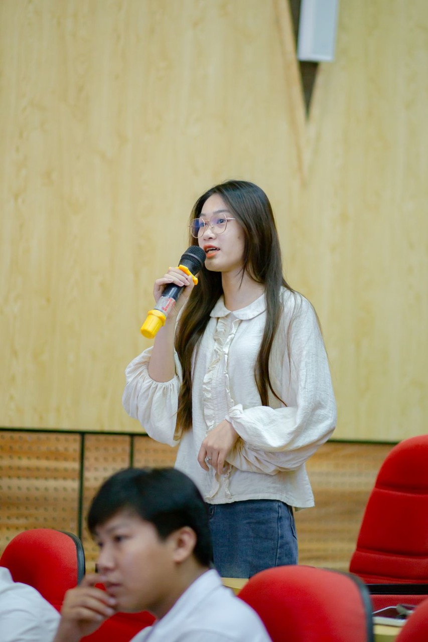 Hội nghị gặp gỡ đối thoại giữa Lãnh đạo Nhà trường với người học năm học 2025-2026