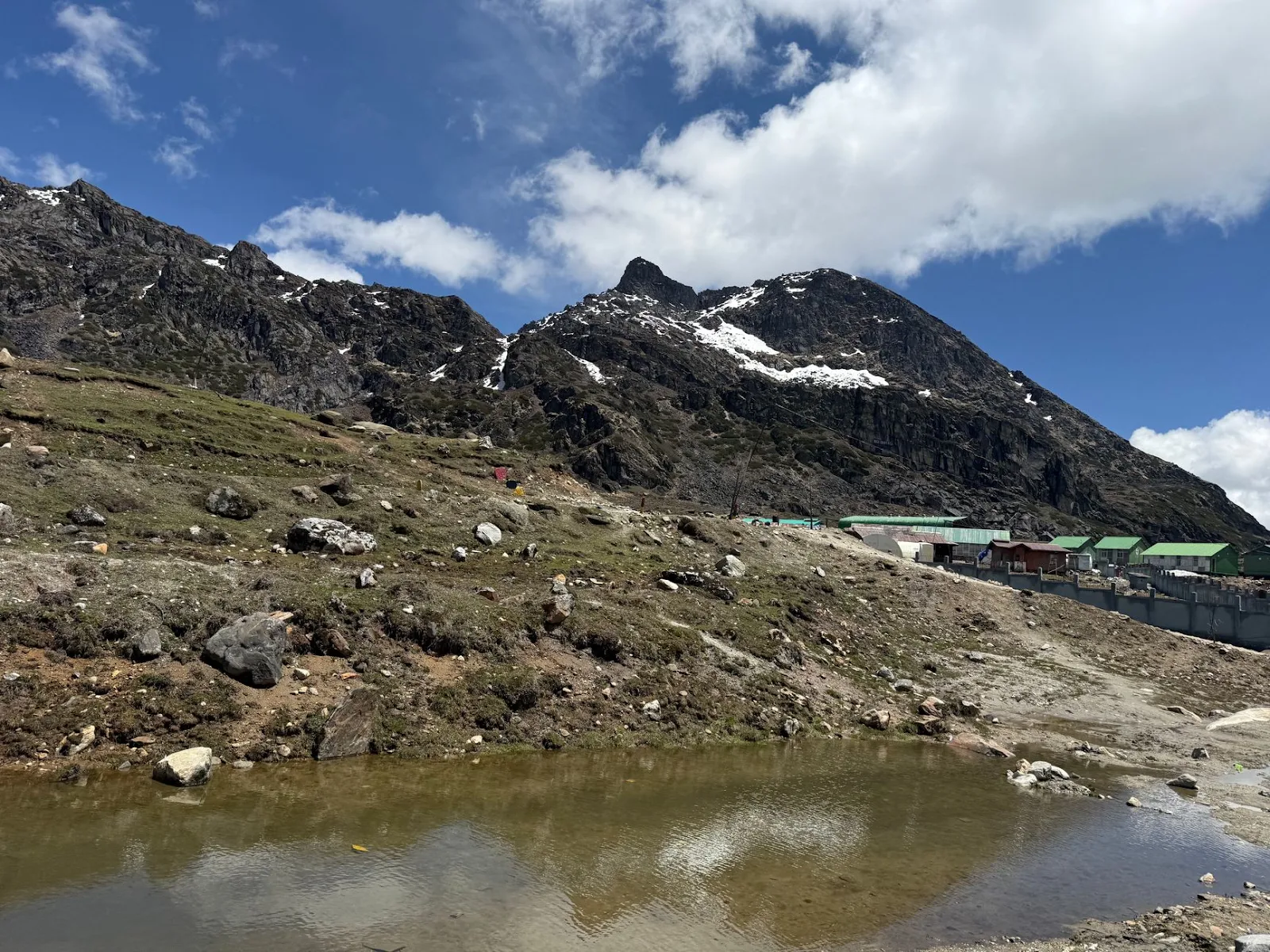 Are there good homestay options in Lepa Rada?