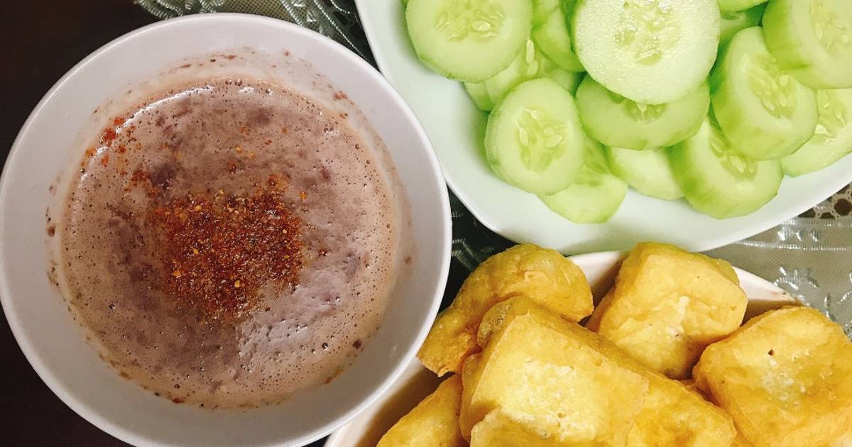 Đậu rán chấm mắm tôm