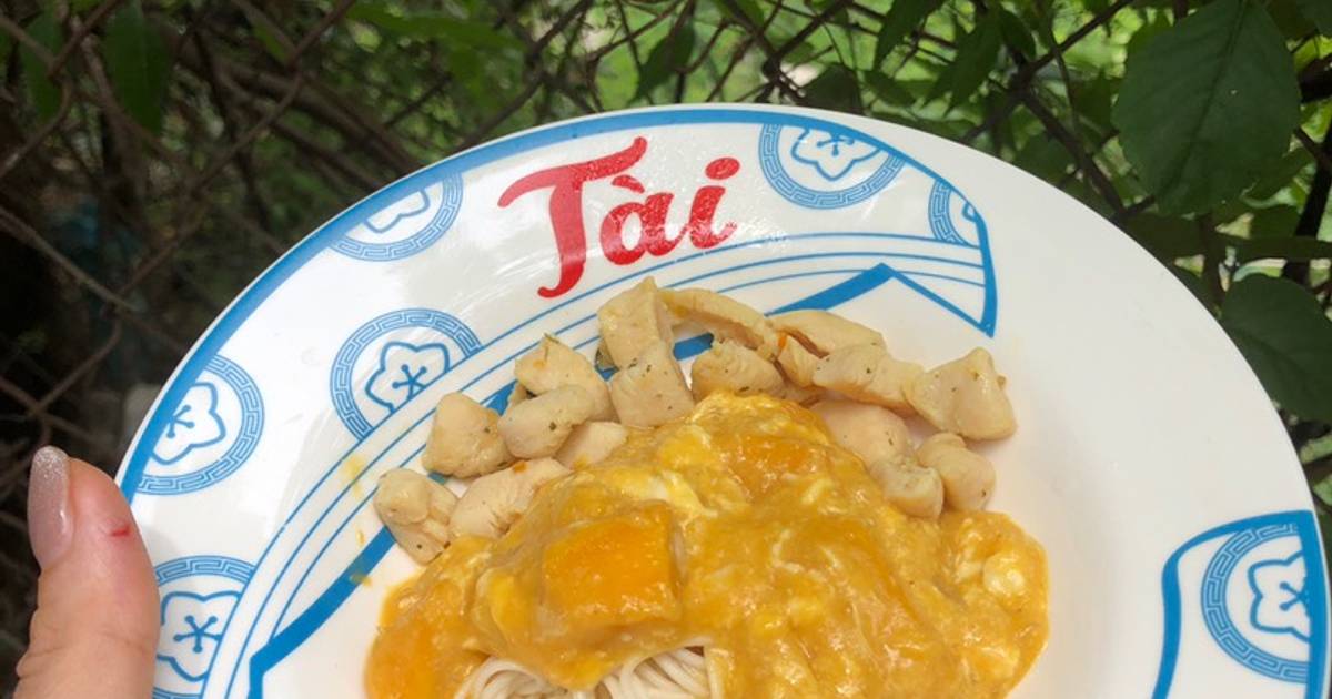Mì ý sốt xoài và gà áp chảo
