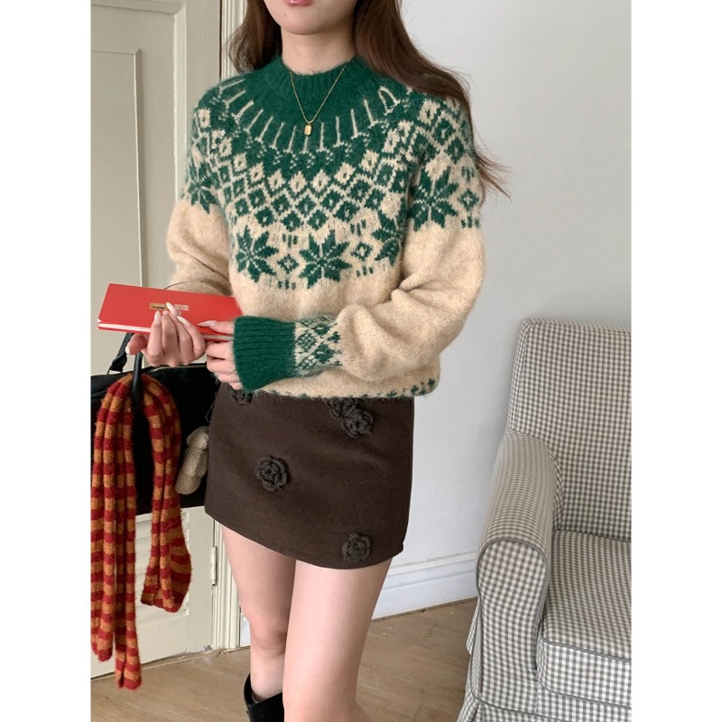 Knitted sweater with Fair-Isle pattern