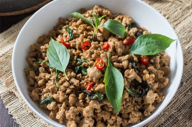 Gà Rang Kiểu Thái