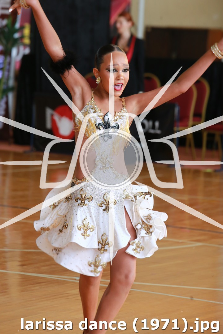larissa dance (1971).jpg