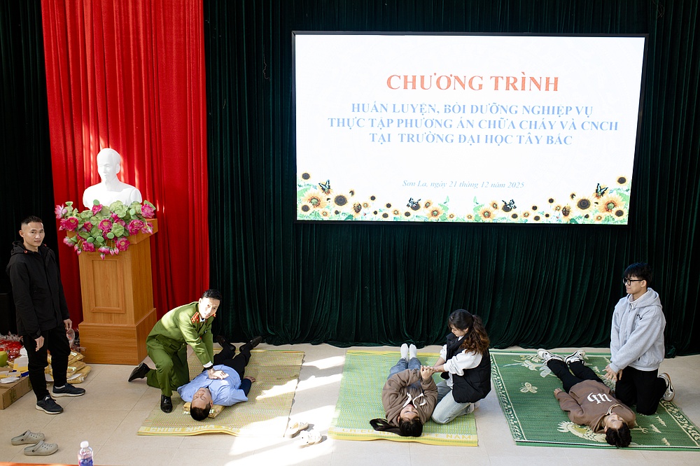 Trường Đại học Tây Bắc tổ chức thành công Chương trình huấn luyện, bồi dưỡng nghiệp vụ, thực tập phương án chữa cháy và cứu nạn, cứu hộ