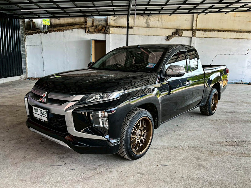 MITSUBISHI TRITON