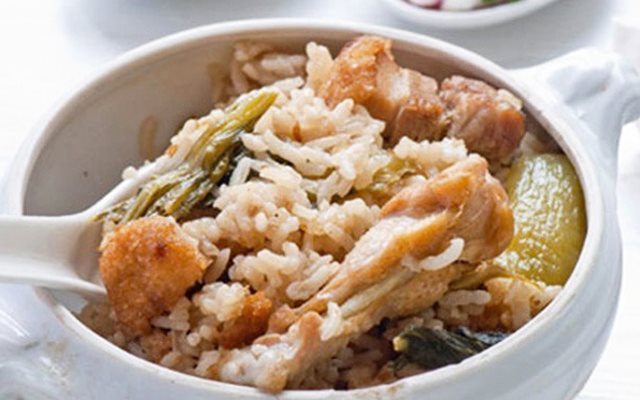 Cơm Gà Chiên Cải Xanh