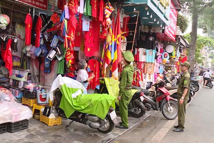 Duy trì trật tự đô thị tại phường Hoàn Kiếm: Cần sự chung tay để bền vững - Đài Phát thanh và truyền hình Hà Nội