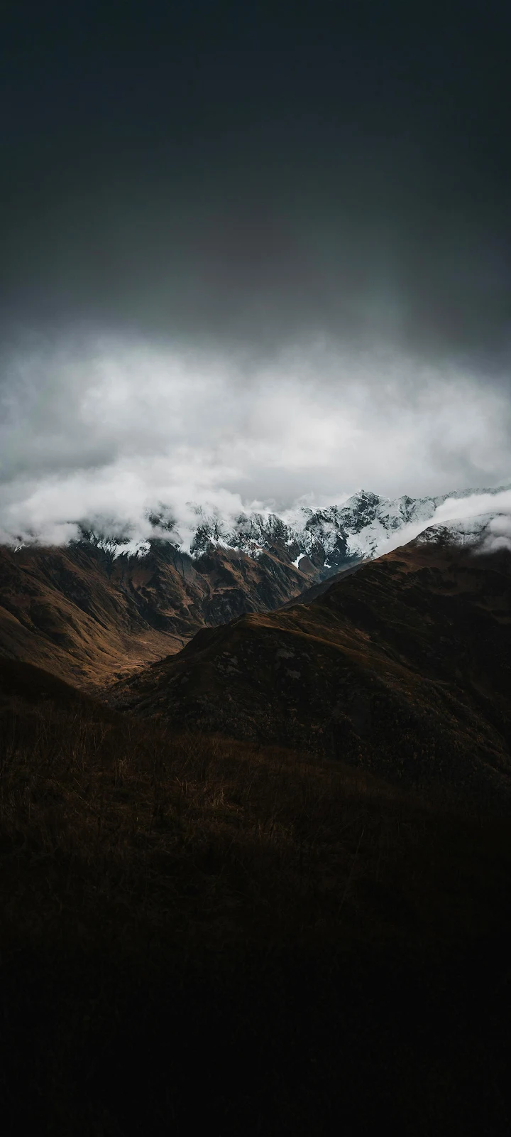 Dark Cloudy Mountain Peaks - Moody Landscape Photography 2K iPhone Wallpaper (1800x4000)