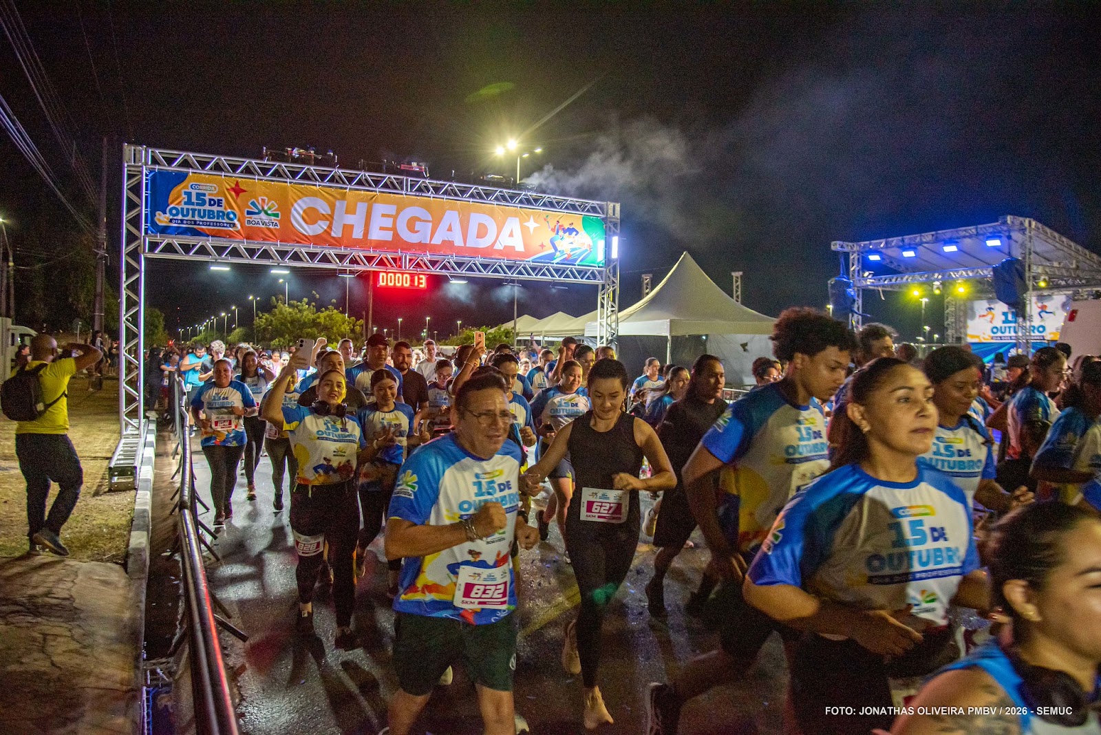 Professores e trabalhadores da educação recebem medalhas na Corrida 15 de Outubro em Boa Vista