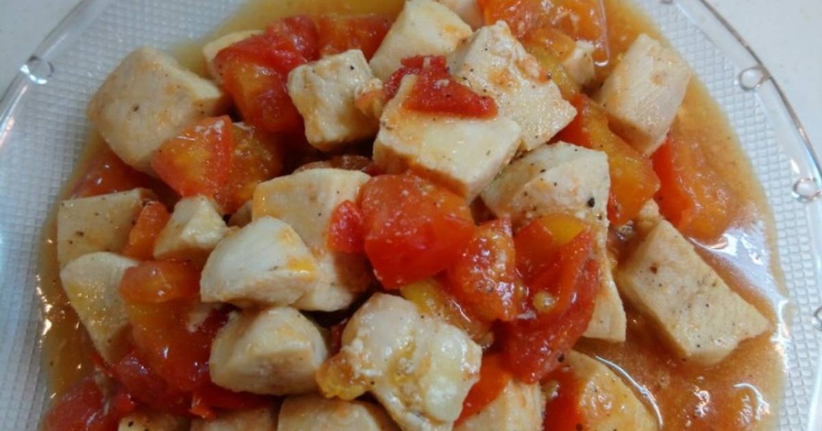 Ức gà xào cà chua
