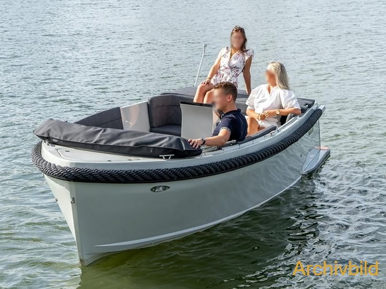 Maxima 600 Cabin Motoryacht kaufen - HW Bootcenter - Bild 2