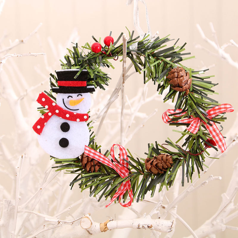 Christmas wreath with figures