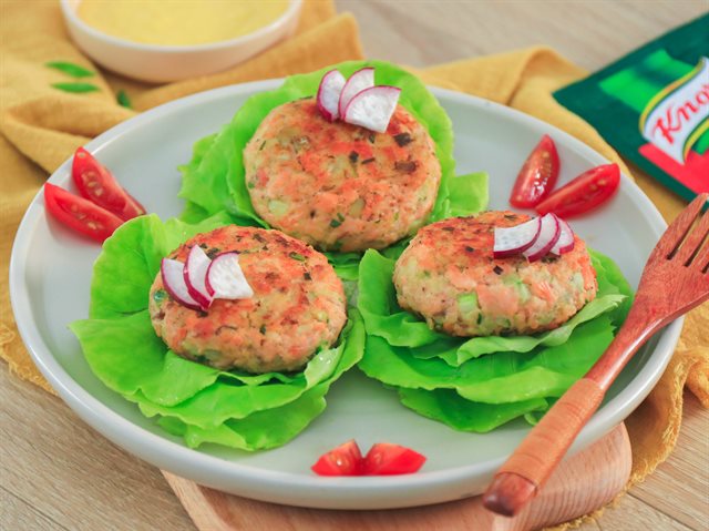 Bánh Cá Hồi Sốt Bắp