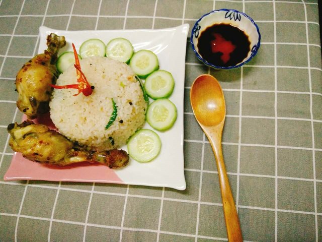 Cơm Đùi Gà Chiên Tiêu