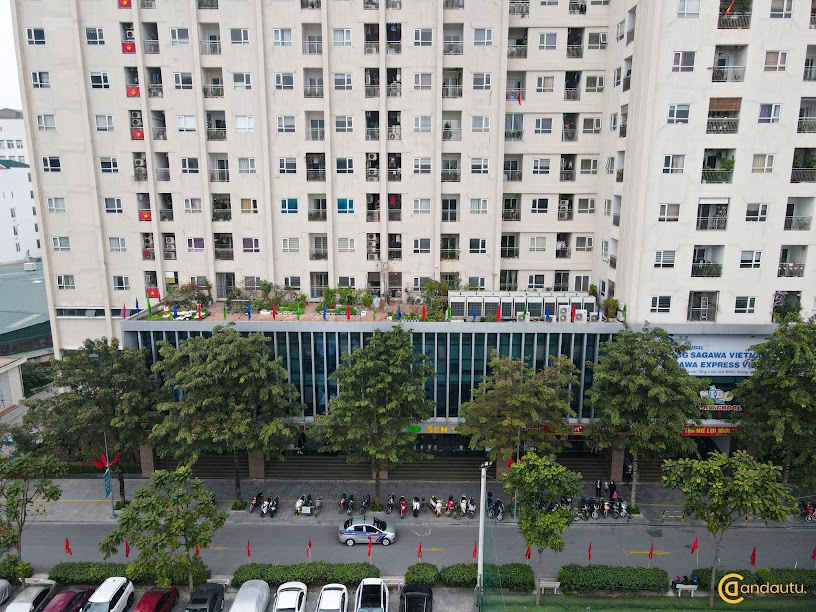 <p>Các căn hộ của dự án được thiết kế thông minh, hiện đại cùng với thiết kế với chủ đạo lấy cảm hứng “Chạm tay vào Nắng và Gió” kết hợp tinh tế với thiên nhiên, mang thiên nhiên vào từng căn hộ nhưng vẫn giữ được sự sang trọng và đẳng cấp.</p>