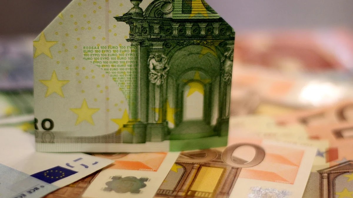 금리와 환율 변동이 생활 대출 이자에 미치는 영향 분석