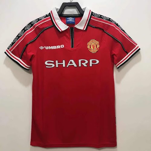 Equipación local del Manchester United 1998-99.jpeg