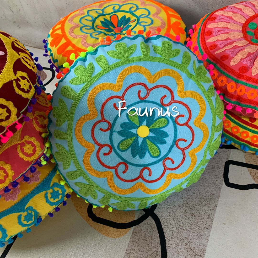 Rundes Sitzkissen, handbestickt, Boho-Stil