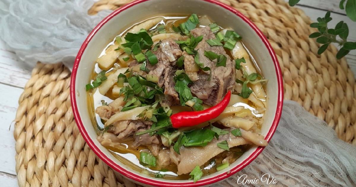 Canh vịt nấu măng