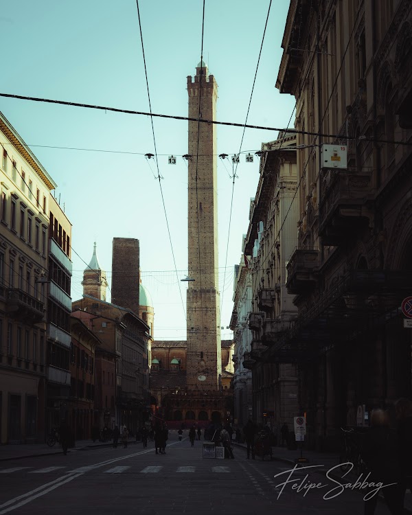 The Two Towers: Garisenda & Asinelli