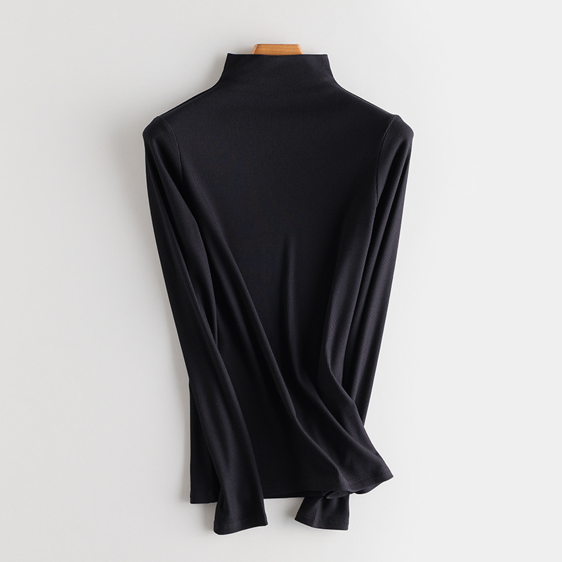 Warming knitted sweater with silk blend and inner lining