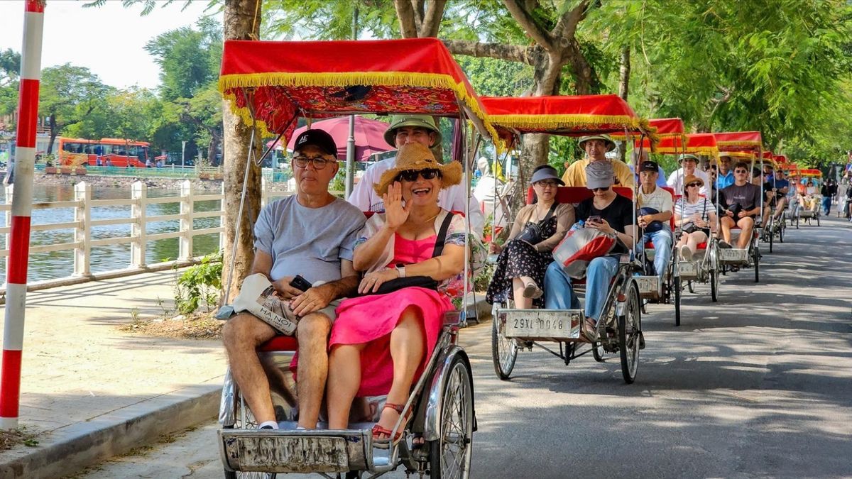 Hà Nội đón gần 15 triệu lượt khách trong 5 tháng - Đài Phát thanh và truyền hình Hà Nội