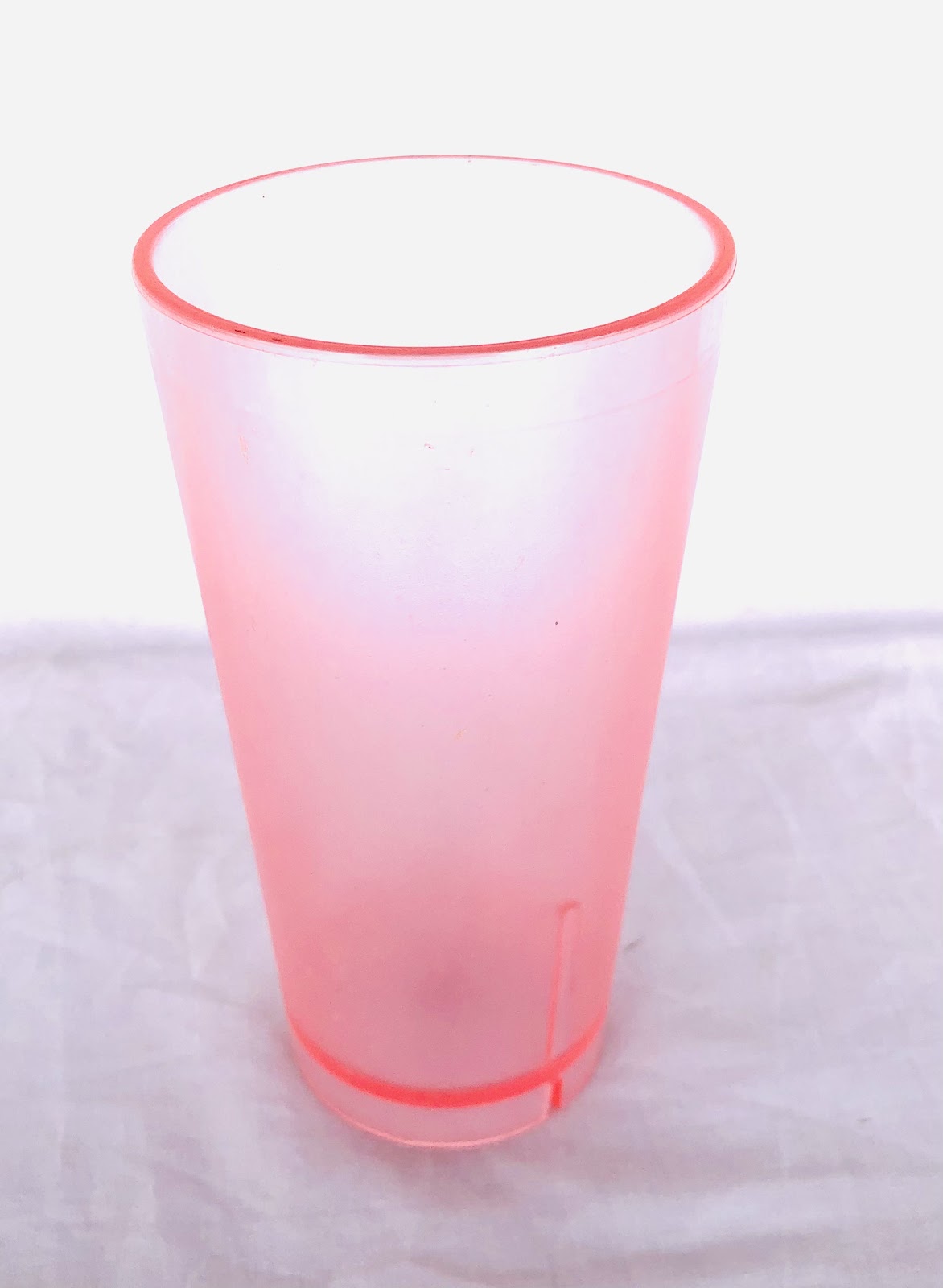 Acrylic cup (8870)