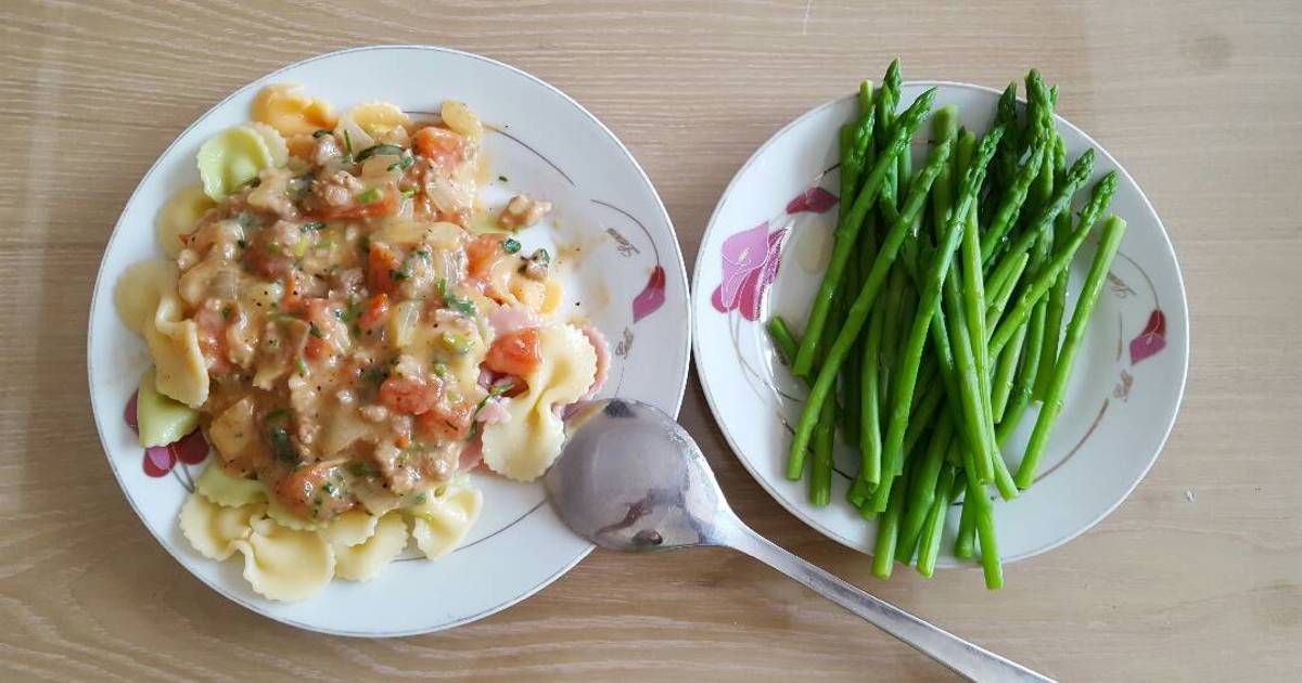 Pasta con bò cười