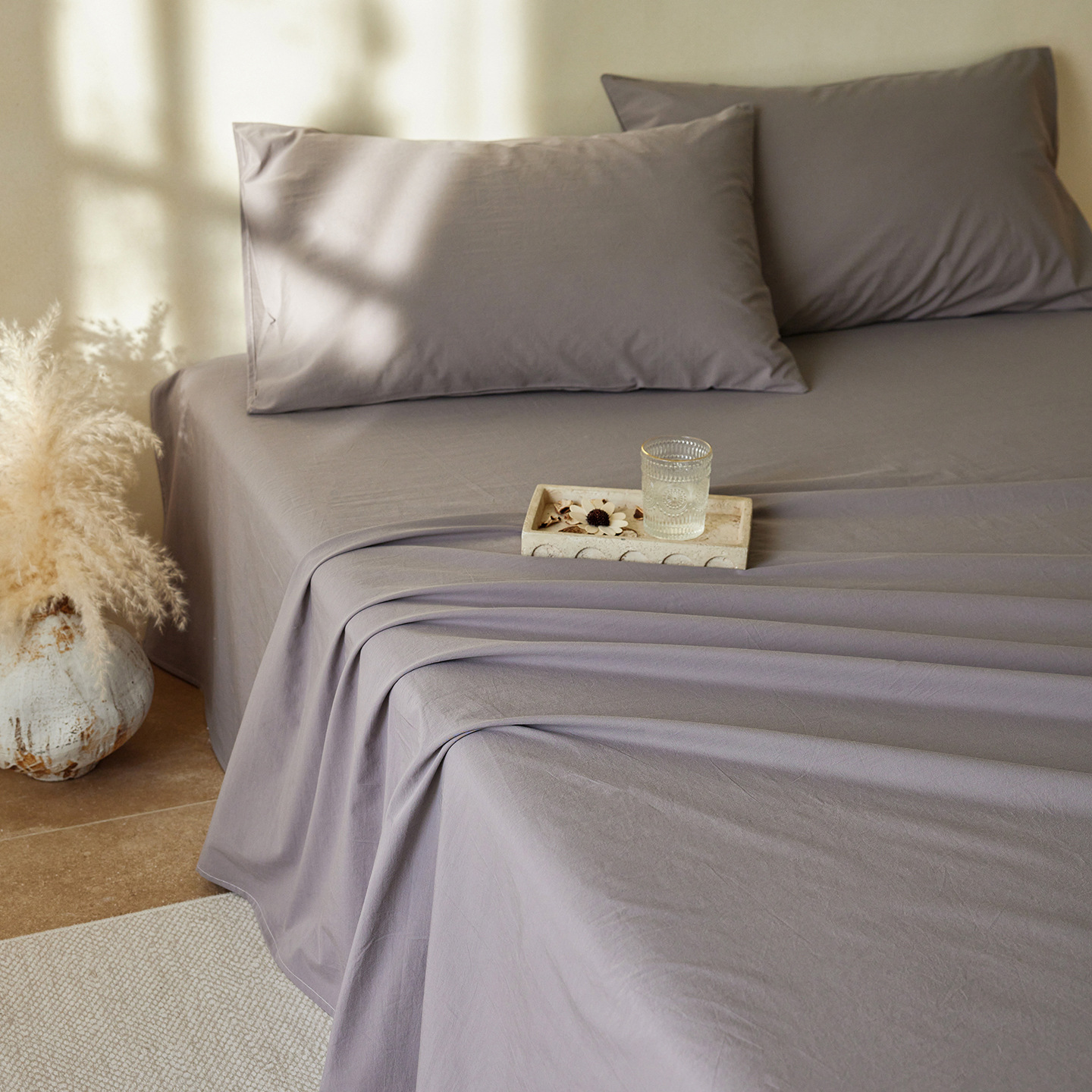Long-staple cotton bed sheet, sand-washed