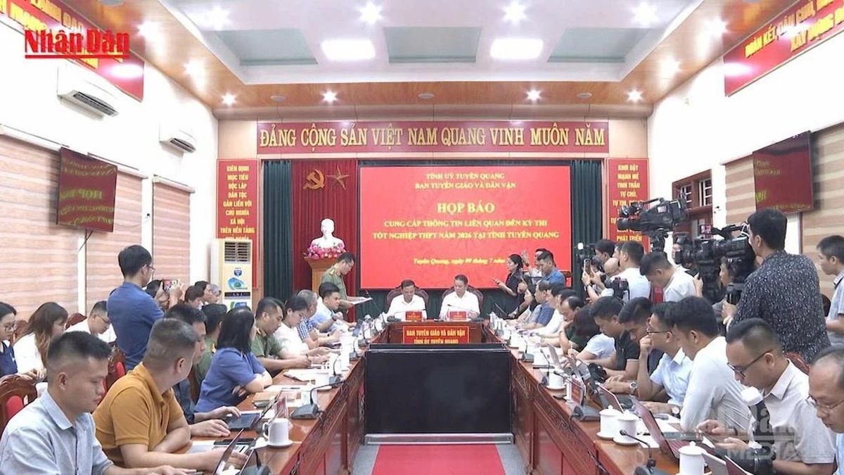 [Video] Khởi tố 4 đối tượng liên quan đến Kỳ thi tốt nghiệp THPT năm 2026 tại Tuyên Quang - Báo Nhân Dân