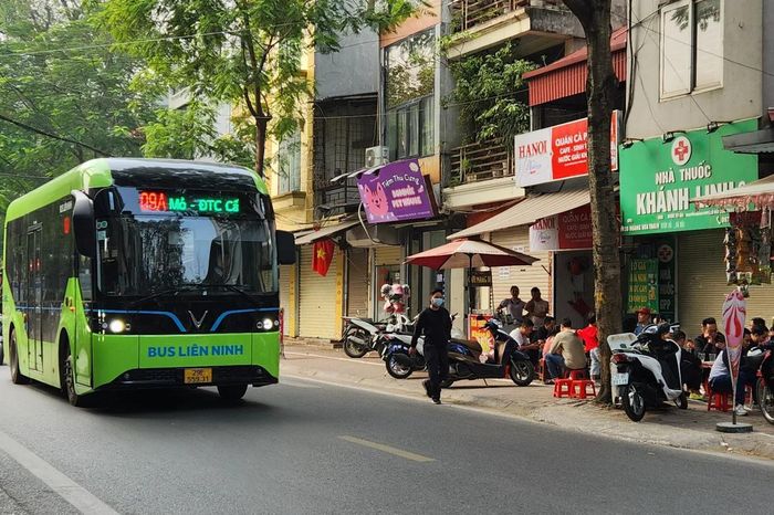 Hà Nội khuyến khích chuyển đổi sang phương tiện xanh và giao thông công cộng - Đài Phát thanh và truyền hình Hà Nội
