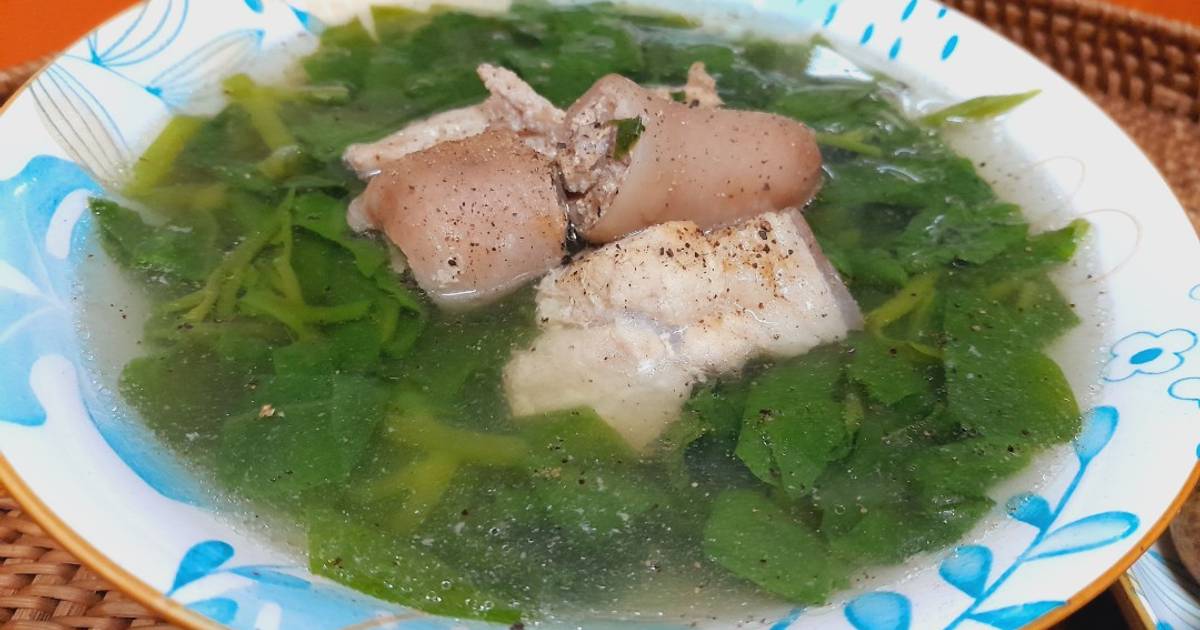 Canh mồng tơi nấu đuôi heo