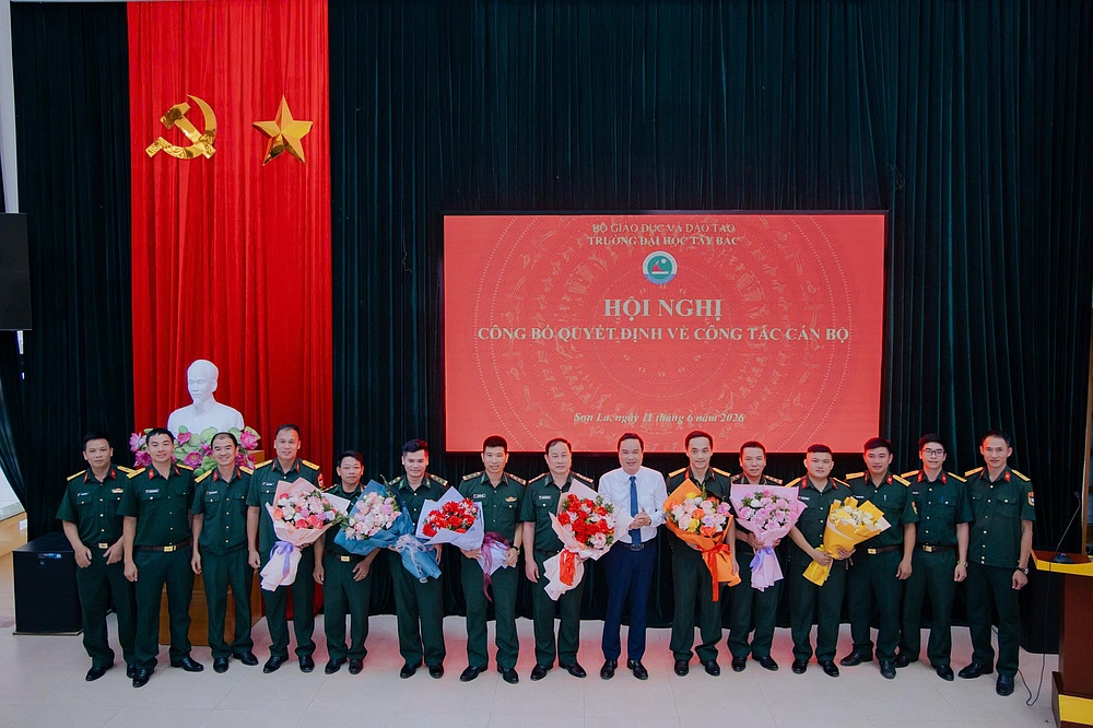 Trường Đại học Tây Bắc công bố các Quyết định về công tác cán bộ đối với Khoa Cơ sở và Trung tâm Giáo dục Quốc phòng An ninh