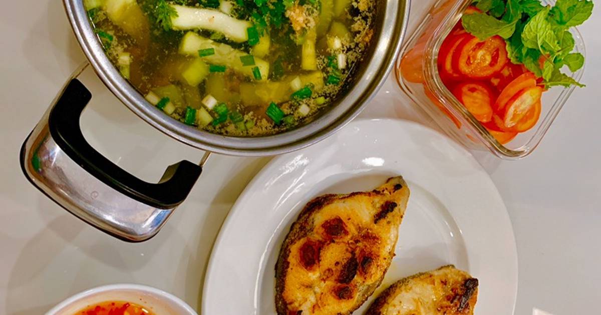 Cá bóp chiên, canh bầu tôm