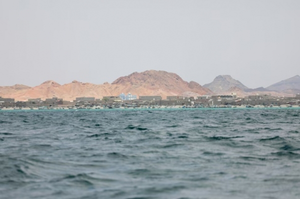 Iran đe dọa đóng cửa eo biển Bab el Mandeb: Nguy cơ gián đoạn chuỗi cung ứng công nghệ toàn cầu