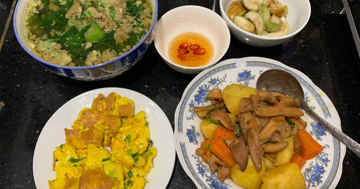 Dạ dày heo kho nước dừa + củ quả