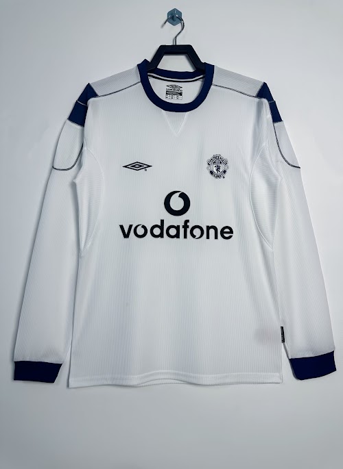 Camiseta de visitante de manga larga del Manchester United 2000-01.jpeg